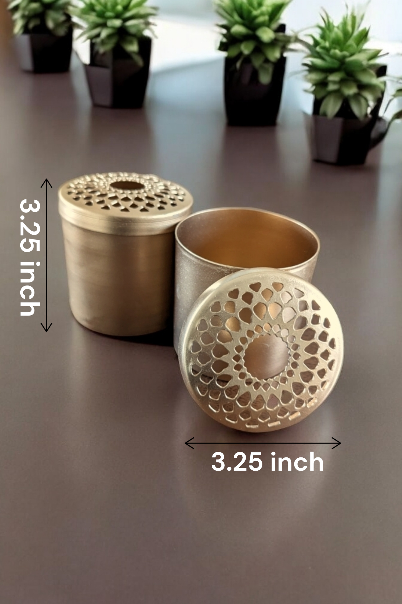 Intricate Design Lid Candle Holder