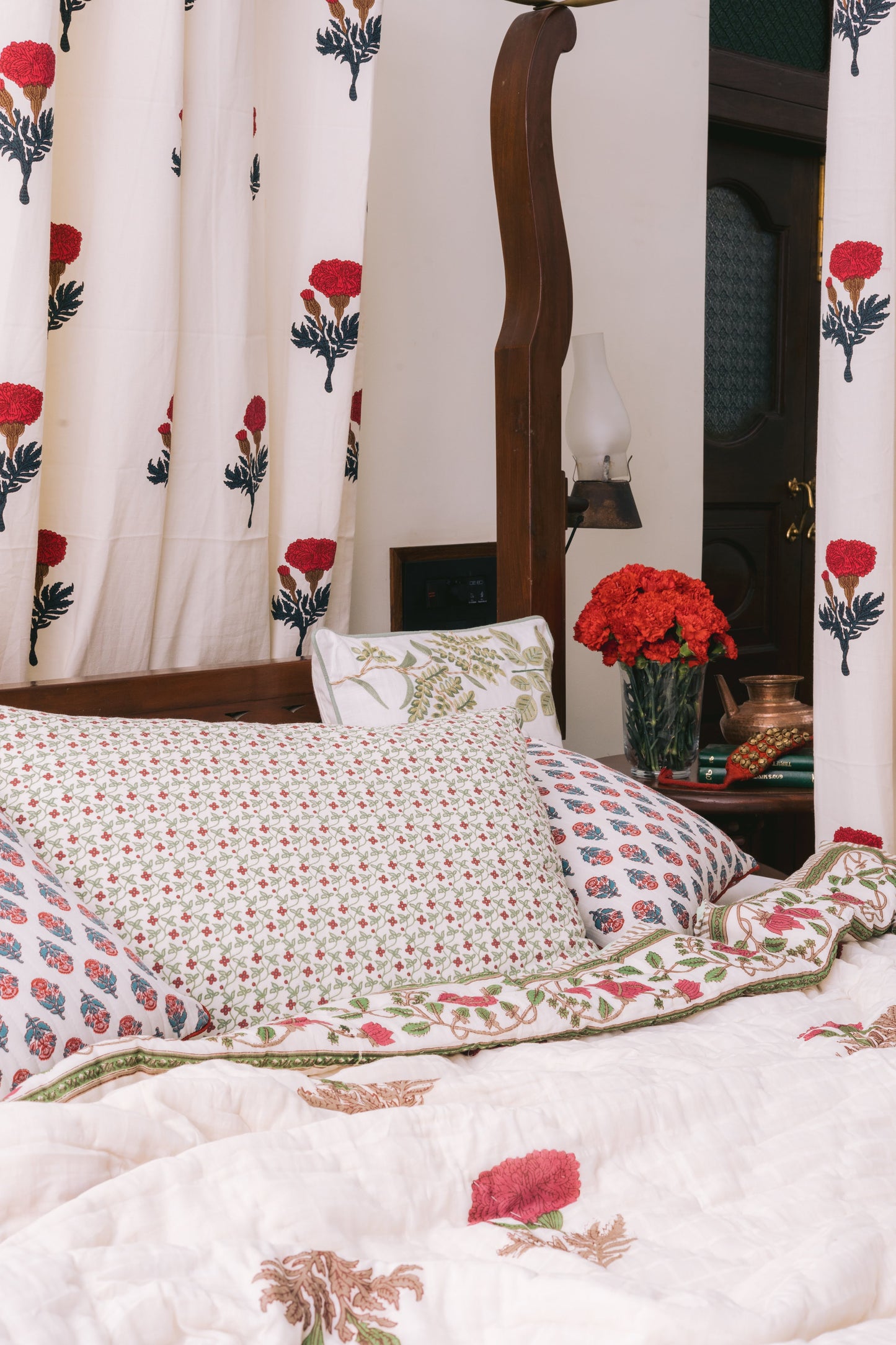 Reversible Merry Marigold Comforter Set